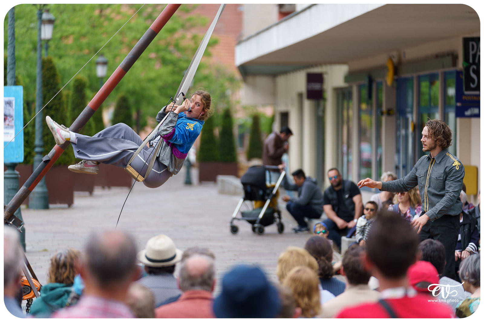 SUR MESURE (CIE BARRIÈRE)